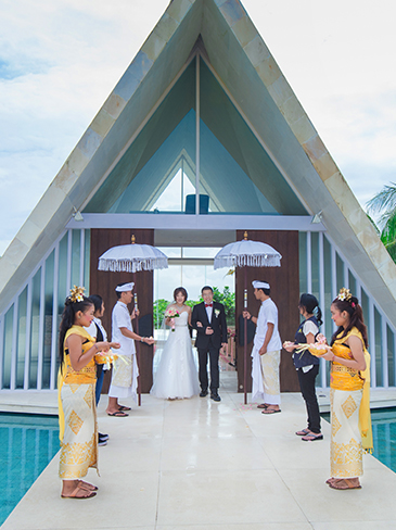 THE ROYAL ULU SHANTI CHAPEL WEDDING巴厘岛皇家珊楚安教堂
