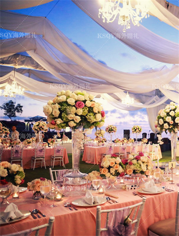 巴厘岛阿雅娜SKY婚礼晚宴布置Bali Aranya SKY wedding dinner arrangement