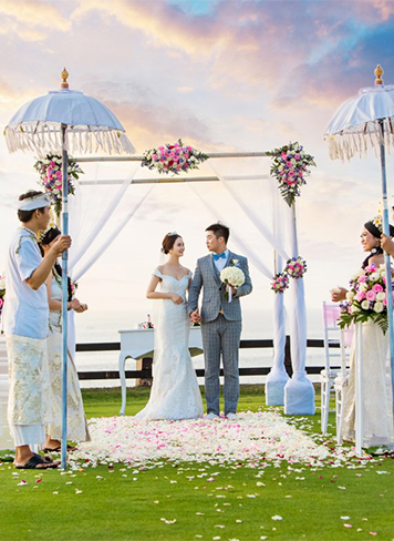 巴厘岛高尔夫草坪婚礼